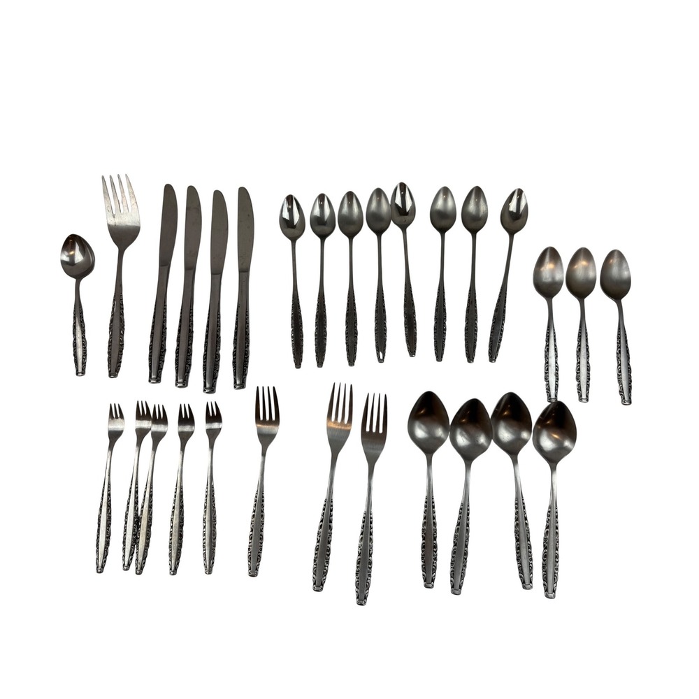 29 Pc Lot Oneida Northland LOVE STORY Stainless Flatware Silverware Set Japan